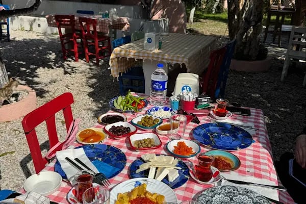 Asmalı Çardak Kahvaltı Evi - Resim 12