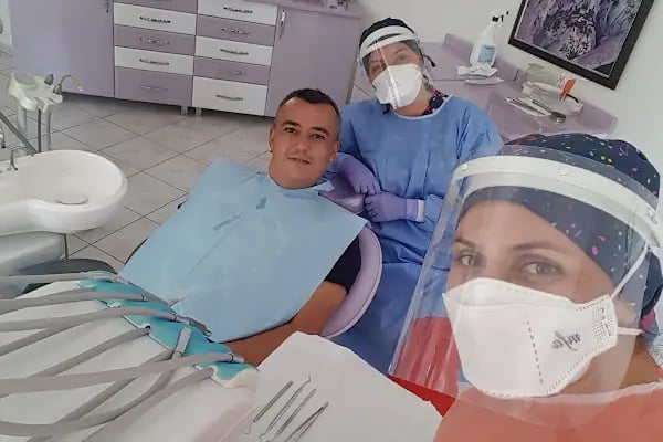 Nil Üşenmez Diş Kliniği - Resim 4