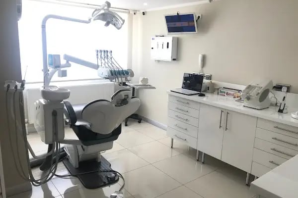 Diş Hekimi Erkan Özçıkrıkcı - Resim 12
