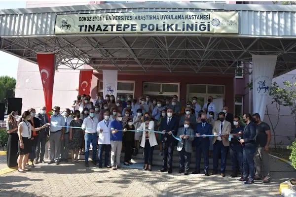 9 Eylül üniversitesi Tınaztepe polikliniği - Resim 1