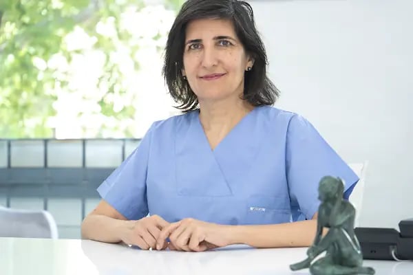 Op. Dr. Tuba Erdoğan | Kadın Estetik Cerrah | Meme Büyütme | Meme Küçültme | Meme Dikleştirme | Vaser Liposuction - Resim 4