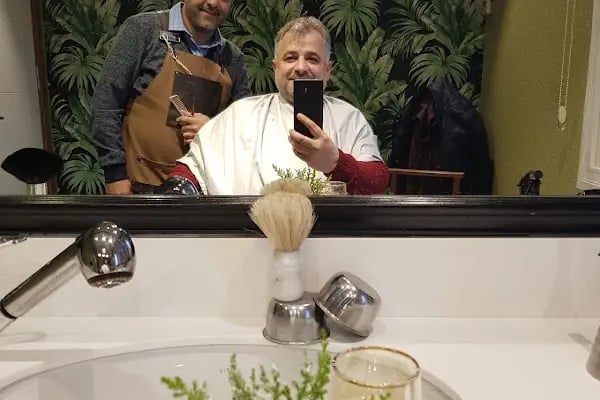 Mustafa Beyaz Erkek Kuaförü - Resim 20