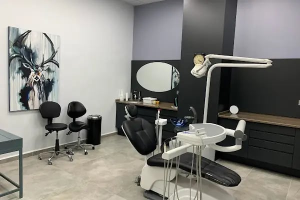 Eon Dental Ağız ve Diş Sağlığı Polikliniği - Bursa İmplant Tedavisi, Lamine , Zirkonyum, Gülüş Tasarımı - Resim 2