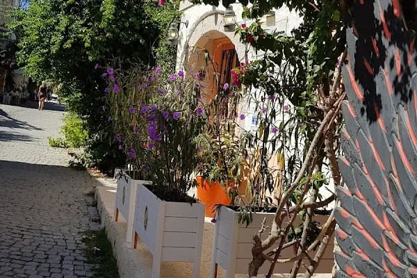 Alaçatı Çarşı - Resim 15