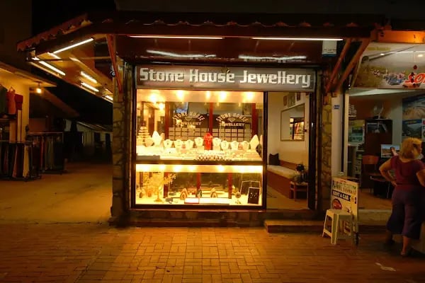 Stone House Jewellery - Resim 1
