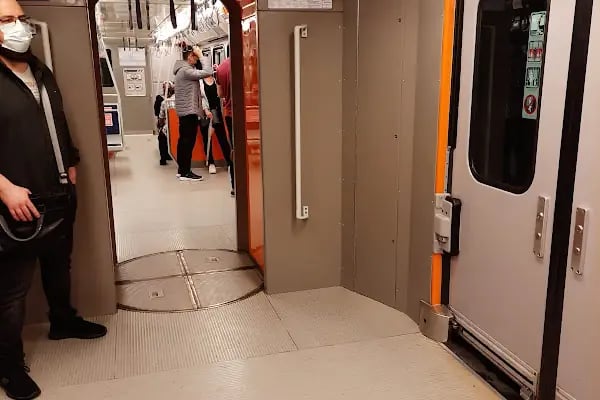 Aksaray Metro İstasyonu - Resim 18