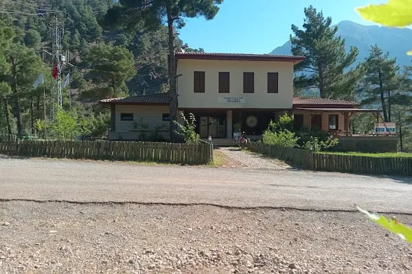 Aladağlar Milli Parkı İdare ve Ziyaretçi Tanıtım Binası - Resim 4
