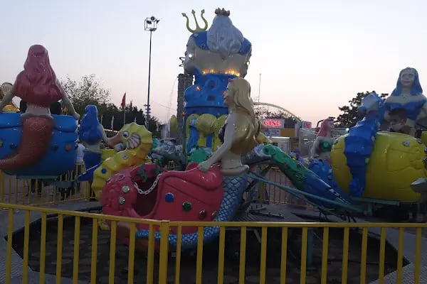 Park Lunasan Çay Bahçesi - Resim 15