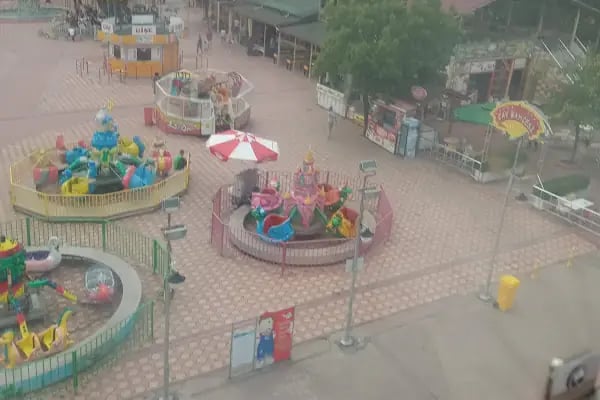 Park Lunasan Çay Bahçesi - Resim 6