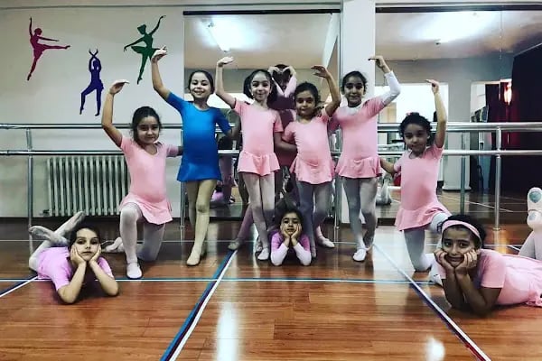 Medea Güzel Sanatlar - Resim 12