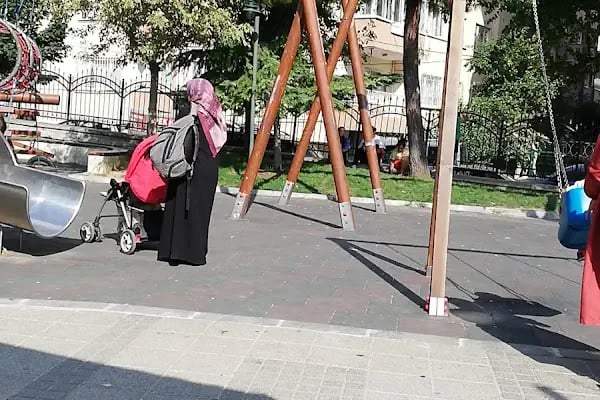 Bağcılar Belediyesi Kestane Bahçesi - Resim 5