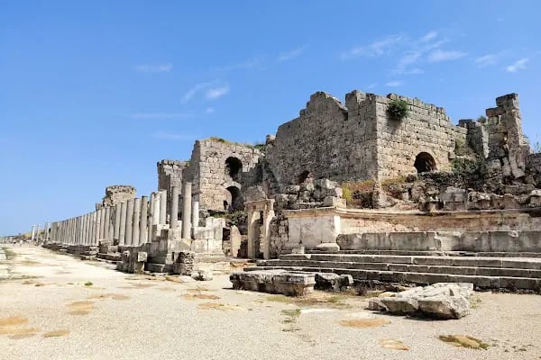 East Basilica - Resim 3