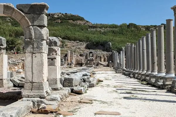 East Basilica - Resim 11
