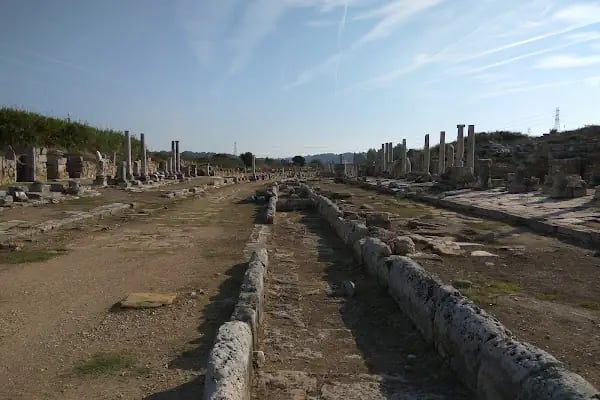 East Basilica - Resim 12