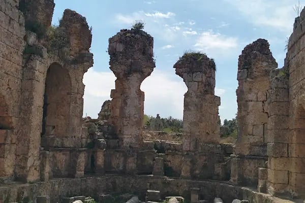 East Basilica - Resim 1