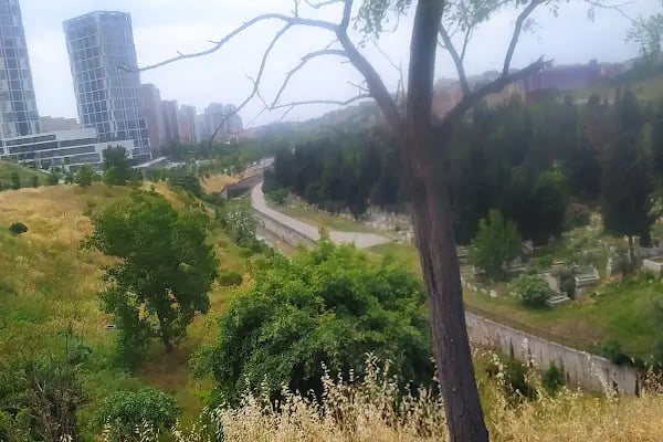 Altınşehir Mezarlığı - Resim 17