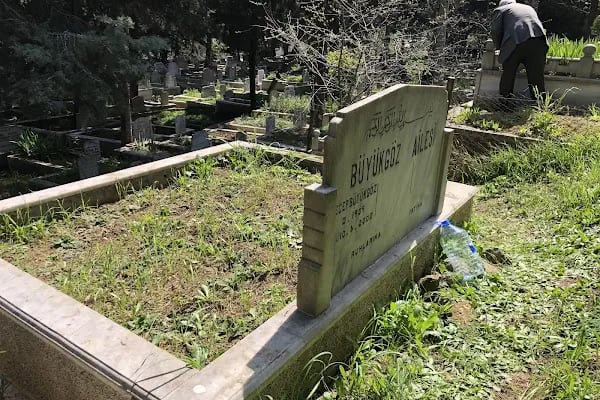 Altınşehir Mezarlığı - Resim 3