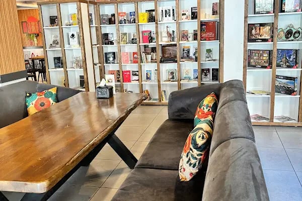 Kiwibookcafe - Resim 5