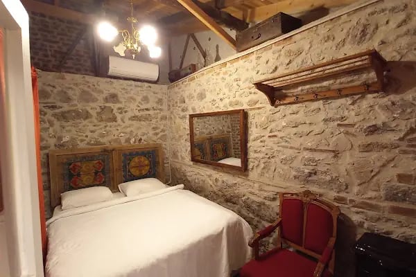 Iconic Stone Houses - Resim 15