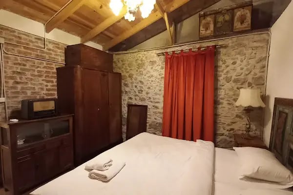 Iconic Stone Houses - Resim 11