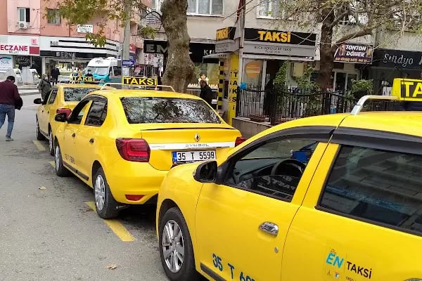 Buca Üçkuyular Taksi Durağı - Resim 1