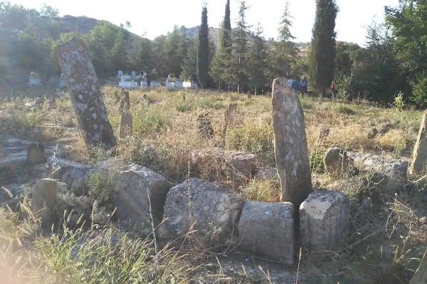 Yazır Mezarlığı - Resim 5