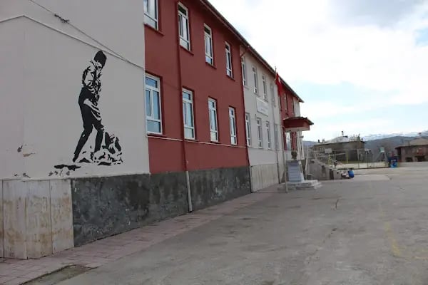 Ahırlı Atatürk İlkokulu - Resim 2