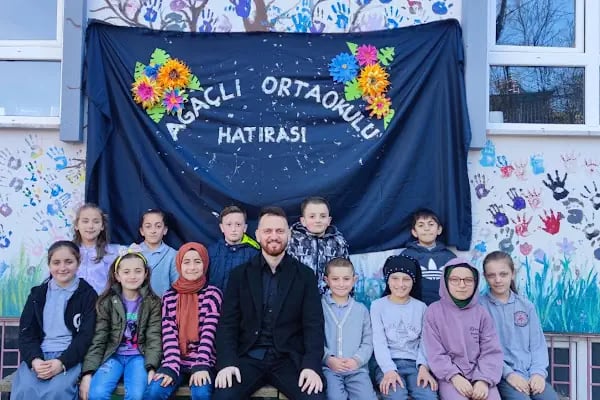 Ağaçlı Ortaokulu - Resim 2