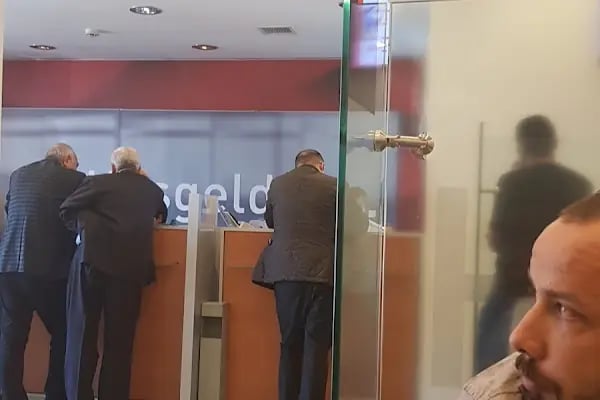 Akbank Türkmenbaşı Şubesi - Resim 5