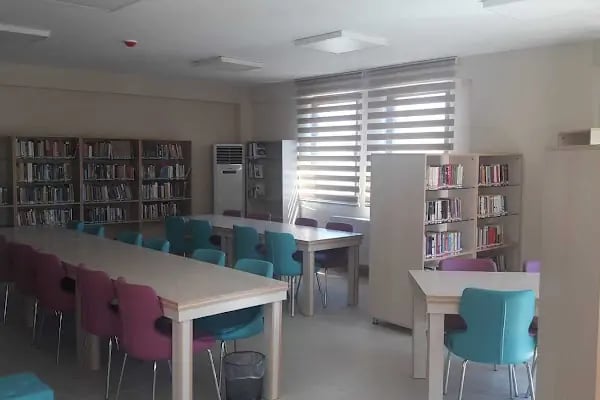 Bursa Yenişehir Fatma Göztepe İlçe Halk Kütüphanesi Müdürlüğü - Resim 1