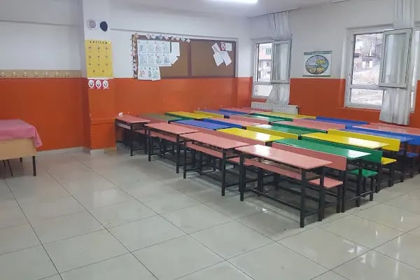 Eyyübiye İlkokulu - Resim 1