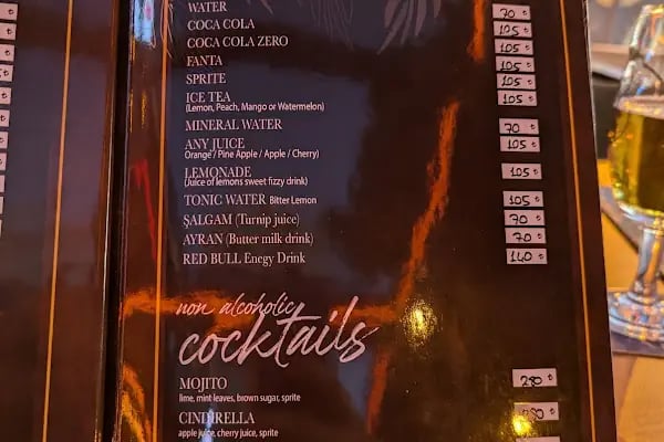 High 5 Irish Pub - Resim 7