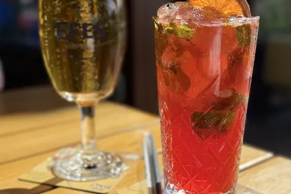 High 5 Irish Pub - Resim 20
