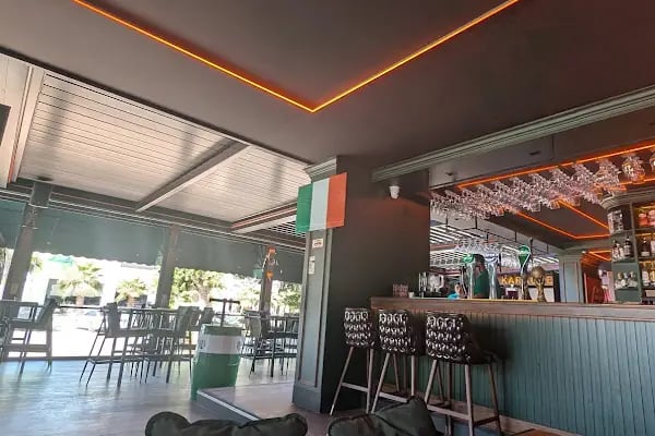 High 5 Irish Pub - Resim 4
