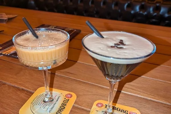 High 5 Irish Pub - Resim 11