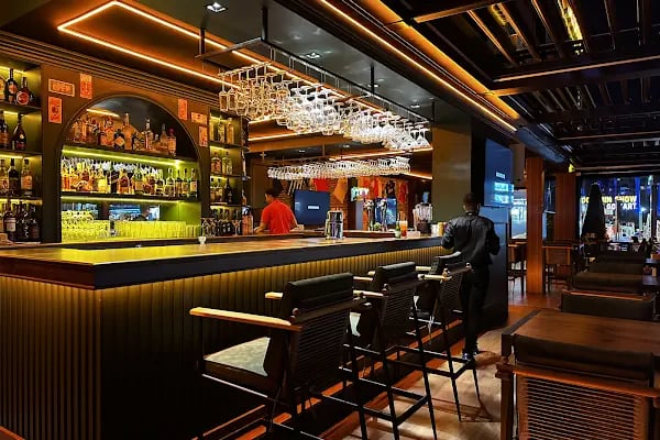 High 5 Irish Pub - Resim 1