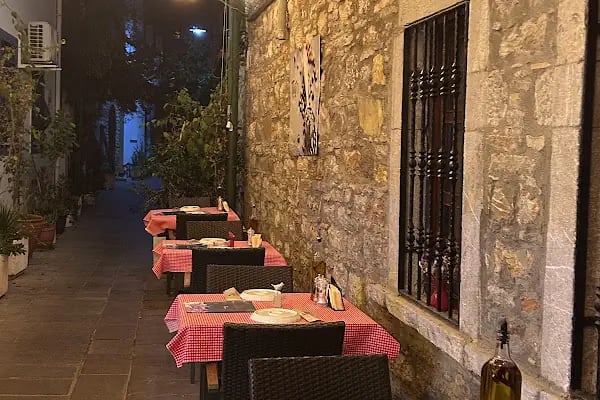Tinto Pizzeria - Resim 7