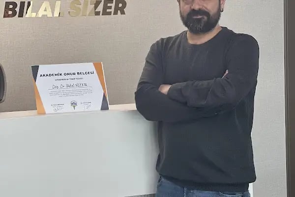 Doç. Dr. Bilal Sizer Muayenehanesi - Resim 1