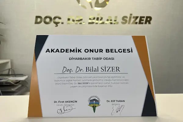Doç. Dr. Bilal Sizer Muayenehanesi - Resim 13