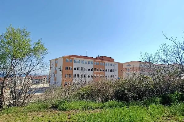 Büyükşehir Belediyesi Vali Enver Salihoğlu Ortaokulu - Resim 4