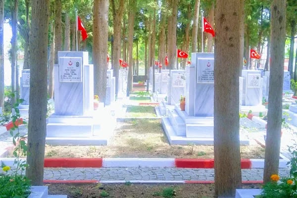 Hava Şehitliği - Resim 3
