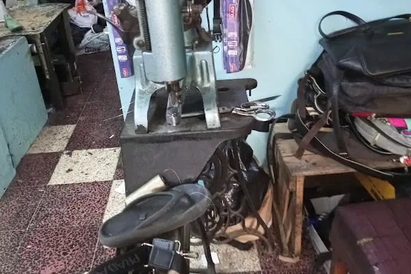 Kardeşler Kundura Tamirat - Resim 6