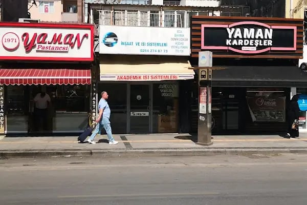 Yaman Kardeşler pastanesi - Resim 4