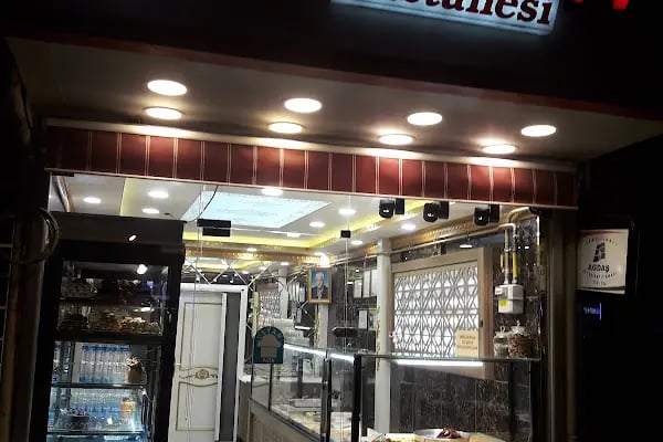 Yaman Kardeşler pastanesi - Resim 1