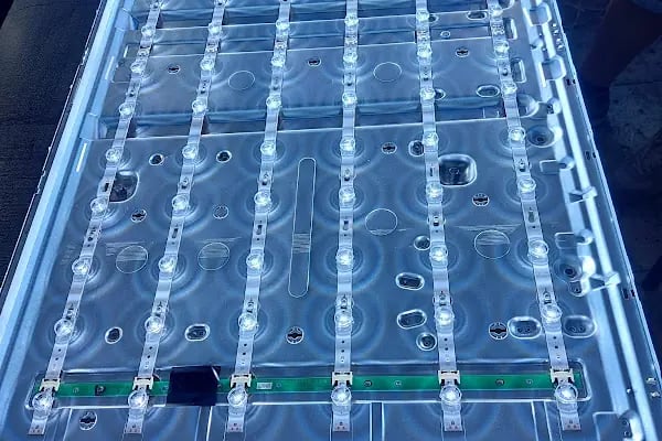 BUCA ÖZGÜR ELEKTRONİK Elektrik Elektronik Televizyon Tamir Onarım Montaj - Resim 3