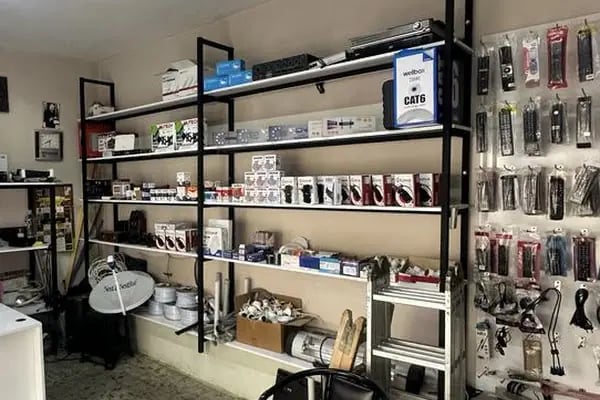 BUCA ÖZGÜR ELEKTRONİK Elektrik Elektronik Televizyon Tamir Onarım Montaj - Resim 2