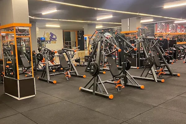 Gök16 gym fitness center - Resim 12