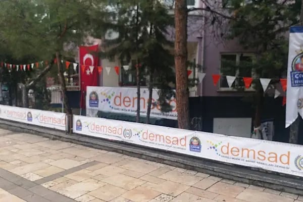 DEMSAD ABC TİYATRO Denizli Müzik ve Sahne Sanatları Derneği Cep Sahnesi - Resim 3