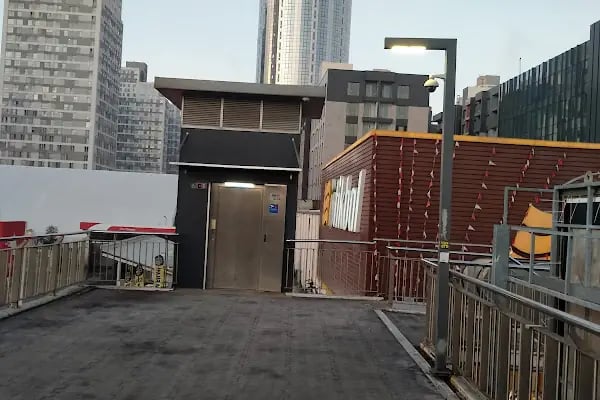 Beykent Metrobüs Durağı - Resim 17