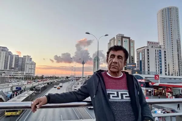 Beykent Metrobüs Durağı - Resim 16